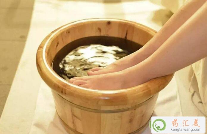 泡腳身體出汗預示身體亞健康 泡腳身體出汗預示身體亞健康